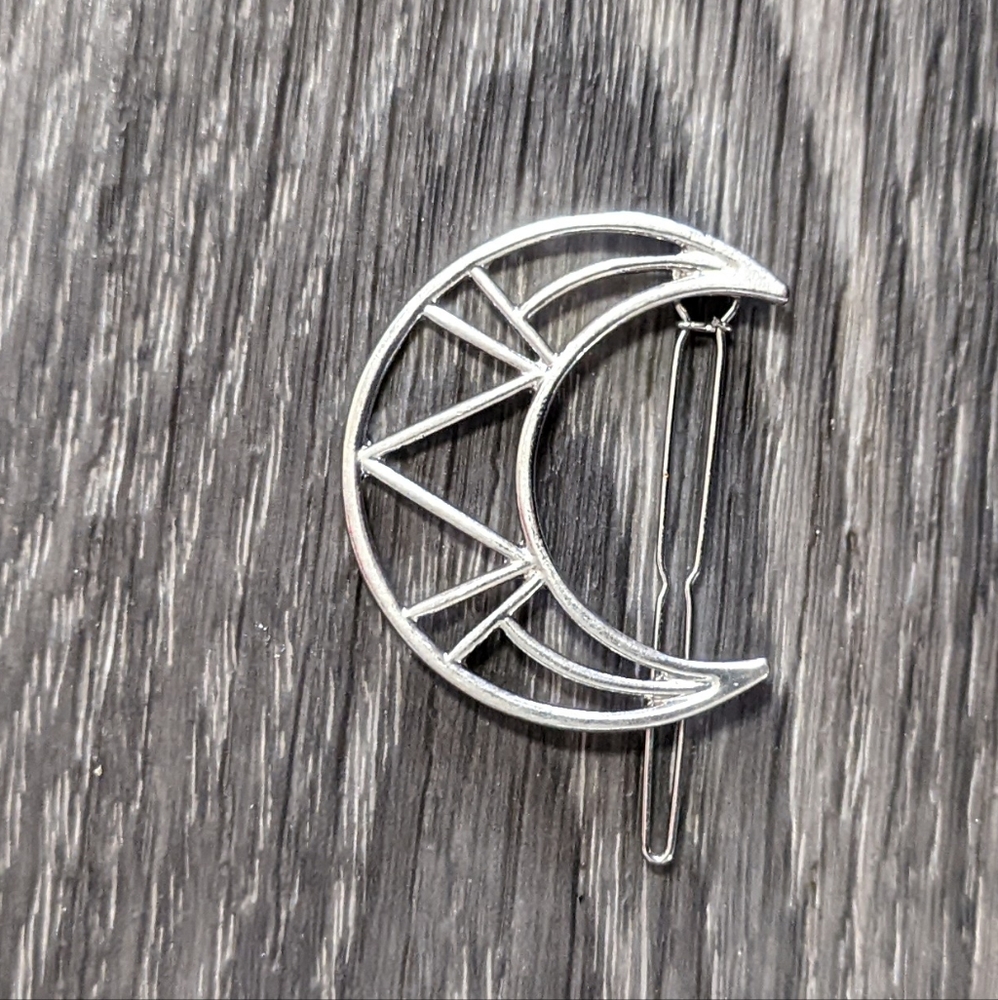 NWOT Silver Crescent Moon Hair Clip